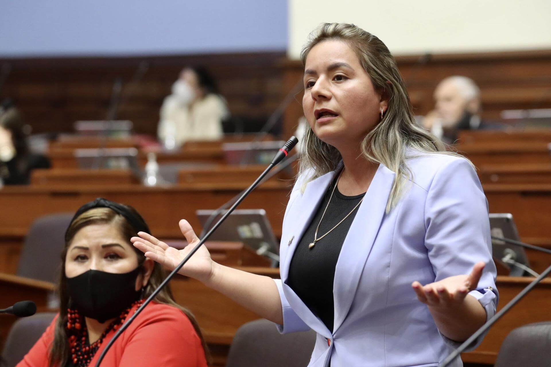 Es falsa la versión de la congresista Ramírez acerca de que Martín Vizcarra cerró el Congreso de forma inconstitucional