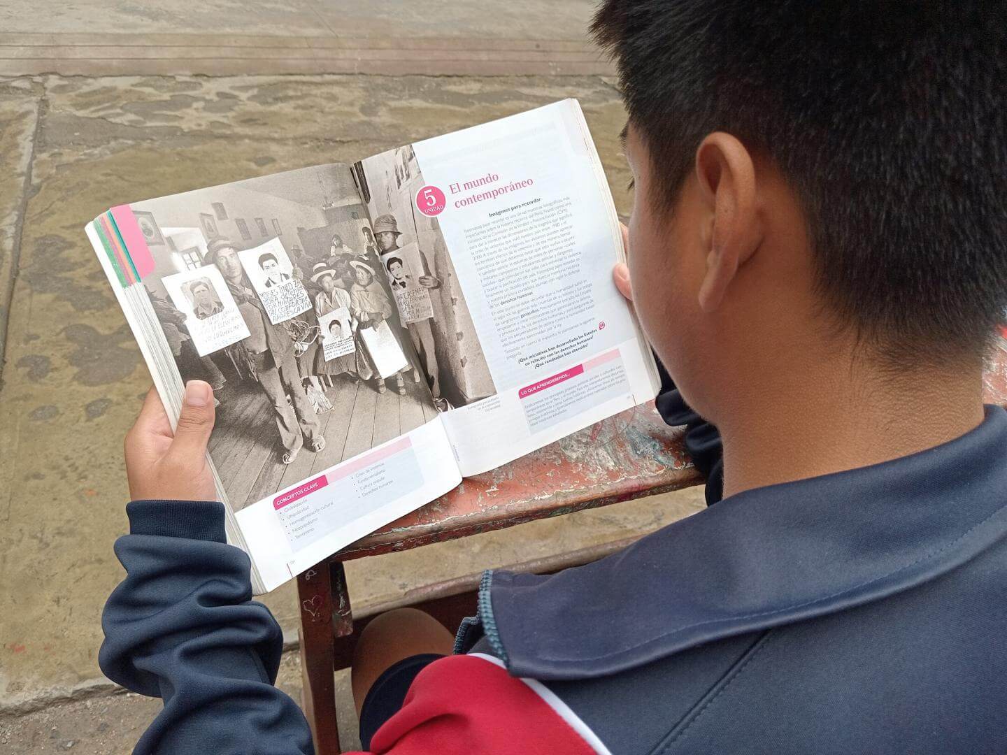 CONTENIDOS. En el libro Historia, Geografía y Economía de quinto de secundaria se abordan temas vinculados al terrorismo.