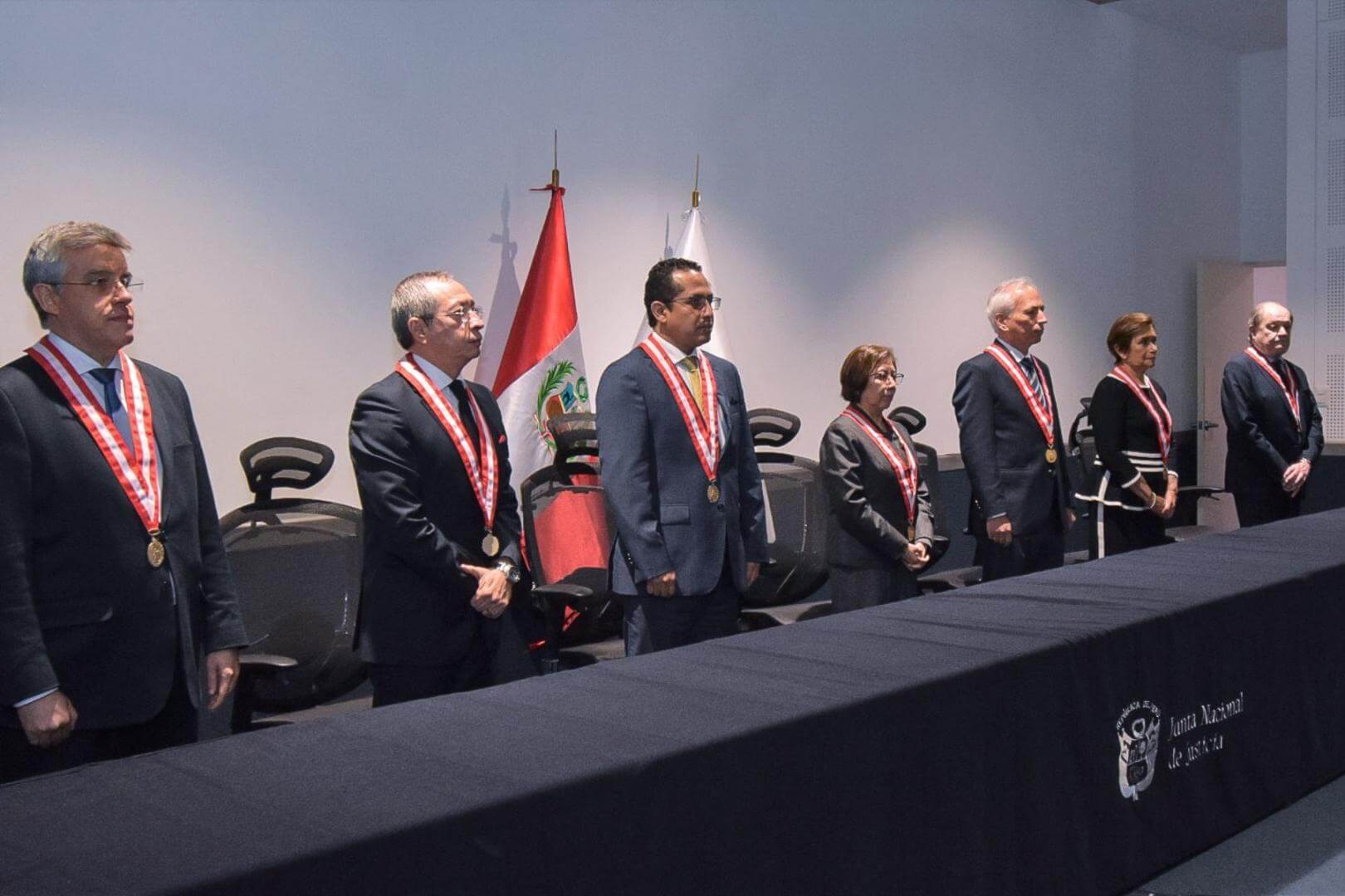 PRESIÓN. El Congreso de Perú aprobó iniciar investigación sumaria contra todos los miembros de la Junta Nacional de Justicia. 