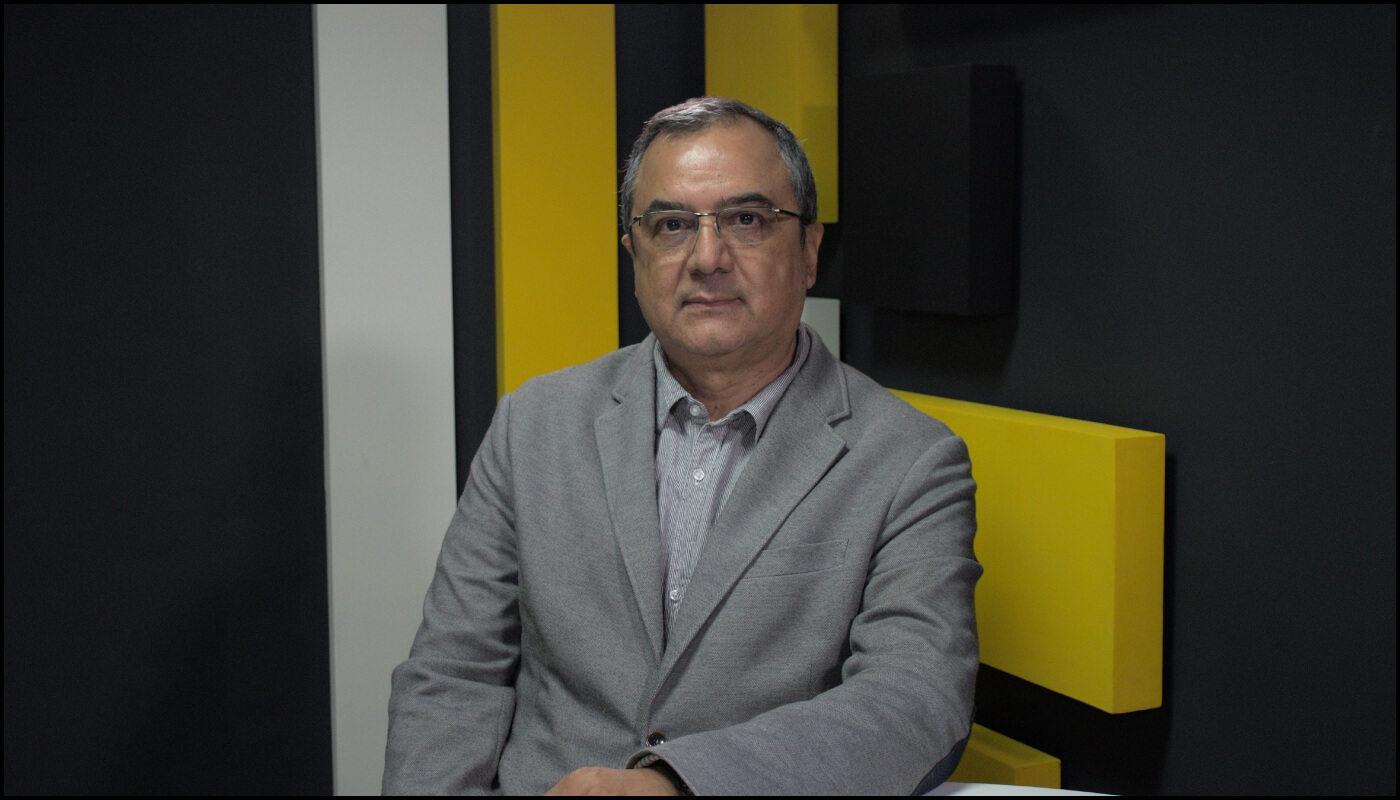 Carlos Oliva. Foto momentánea hasta que se actualice con el vídeo de Youtube como portada. 