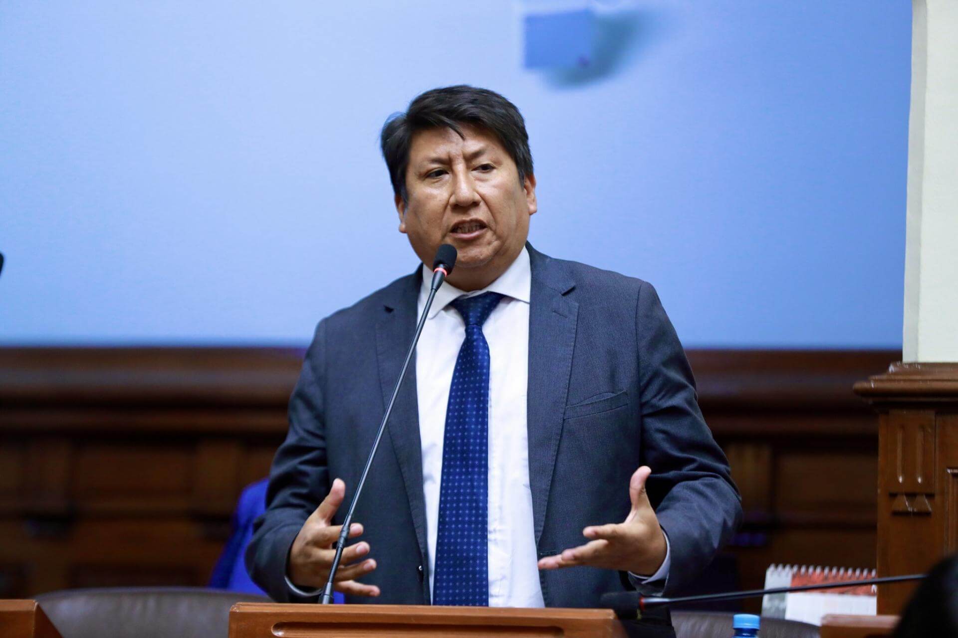 Es falsa la versión de Waldemar Cerrón acerca de las normas que rigen a las universidades públicas y privadas