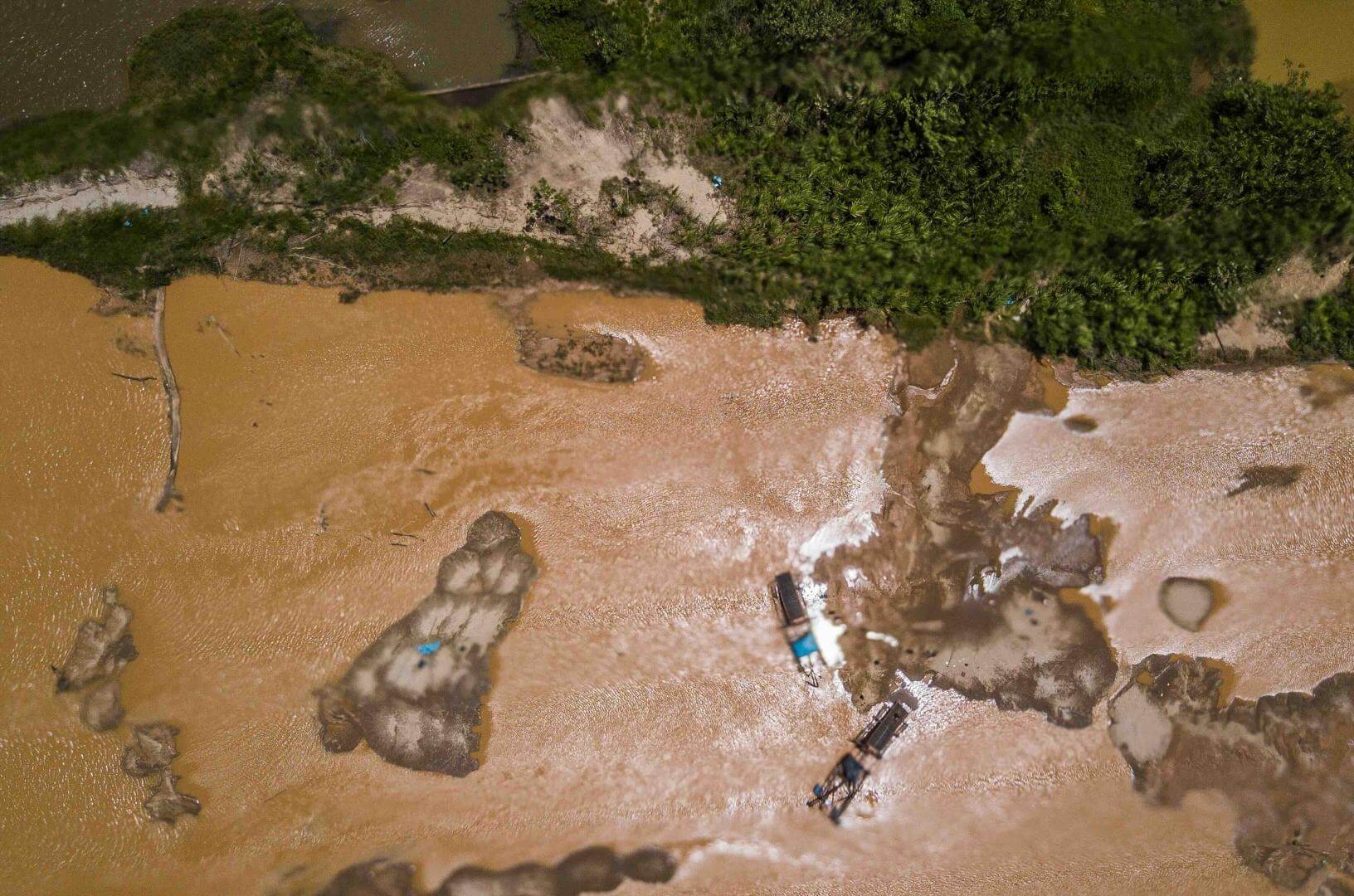 RESPONSABLES.  La destrucción de los bosques crece al ritmo del alza histórica del precio del gramo del oro, y de los intereses económicos y políticos de sus depredadores. 