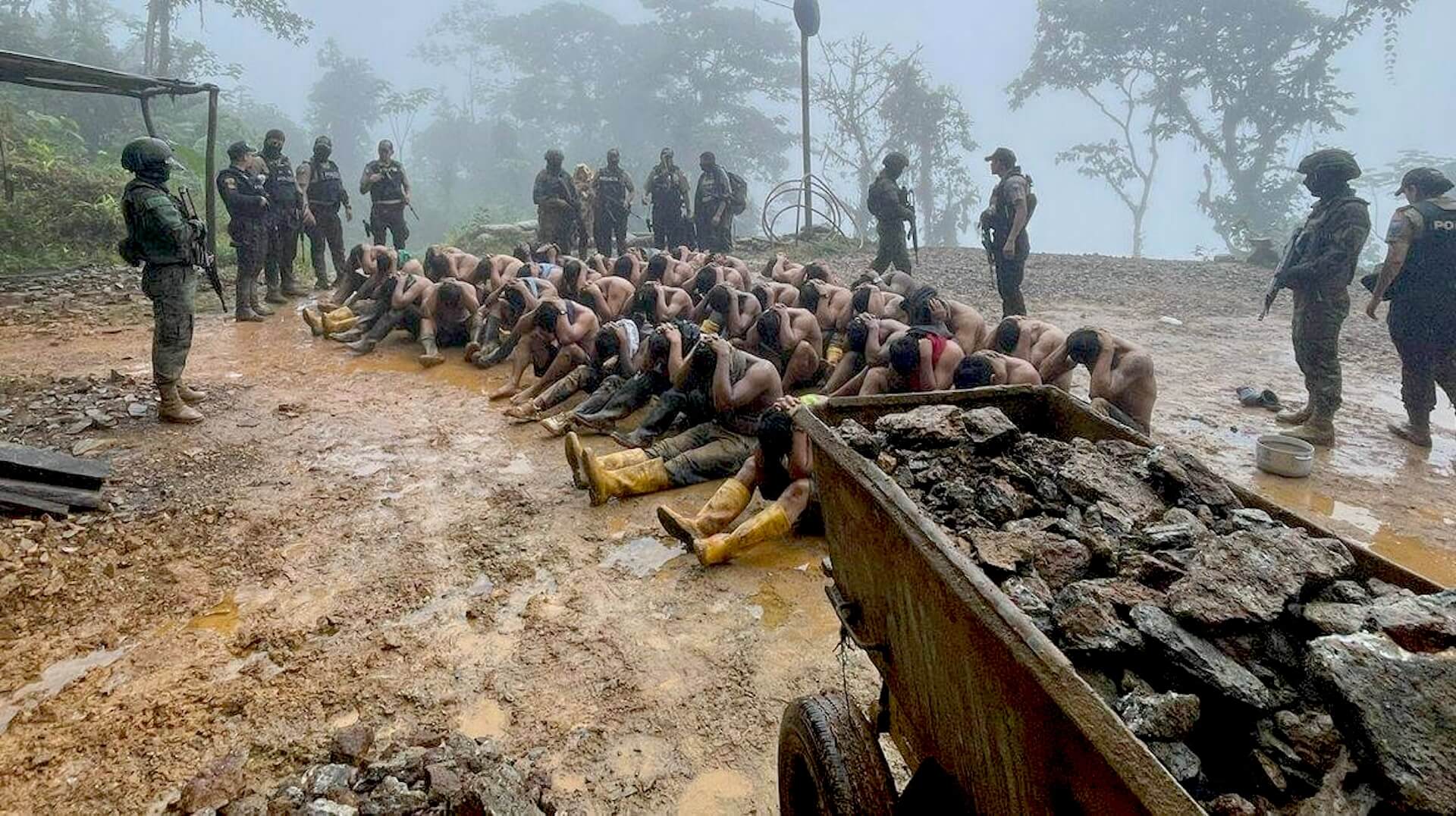 ORO ILEGAL. Solo en esta localidad, Los Lobos pueden llegar a tener ingresos mensuales de más de 3,6 millones de dólares.