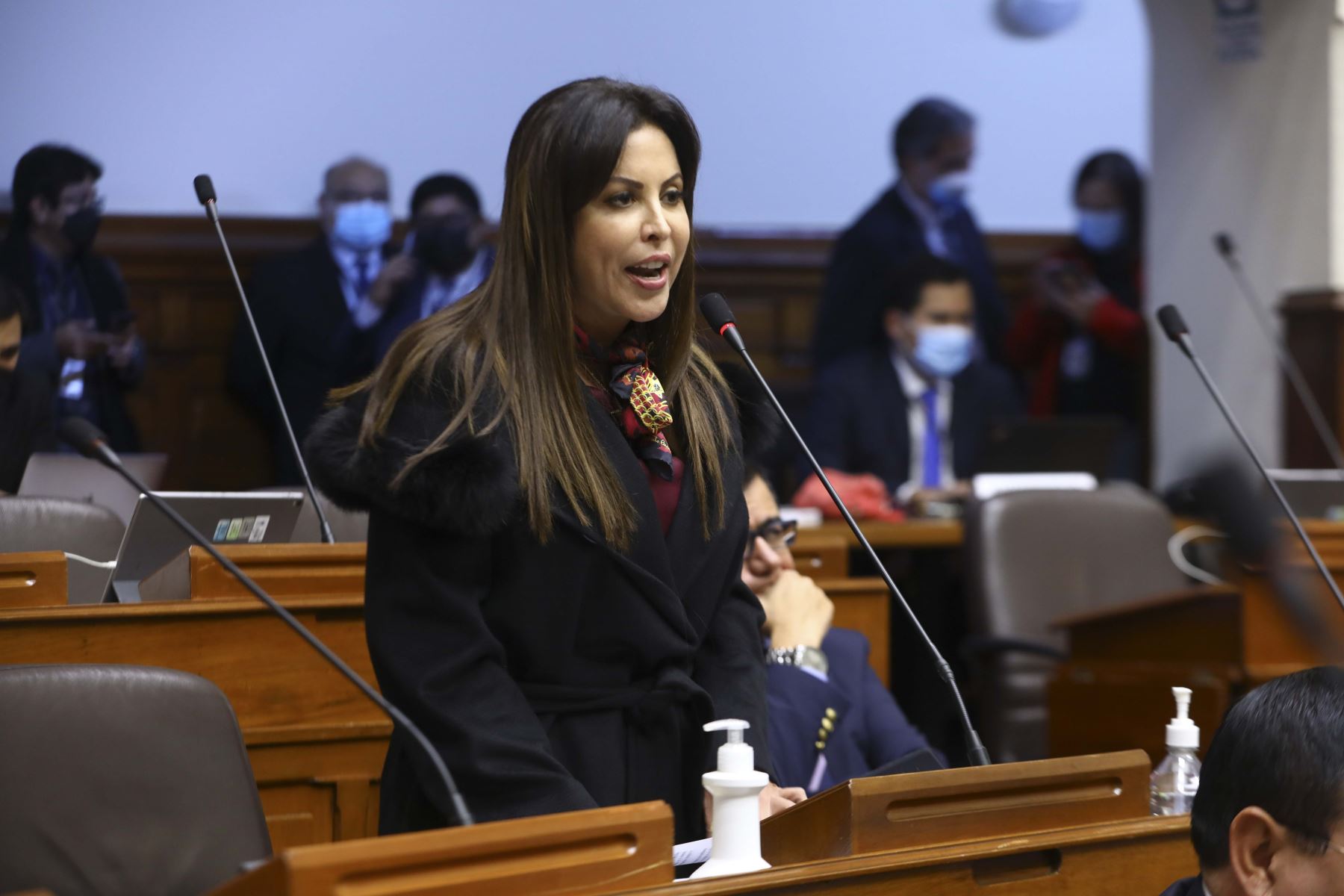 Es falsa la versión de la congresista Chirinos sobre que nunca votó a favor de autorizar viajes al exterior de Dina Boluarte 
