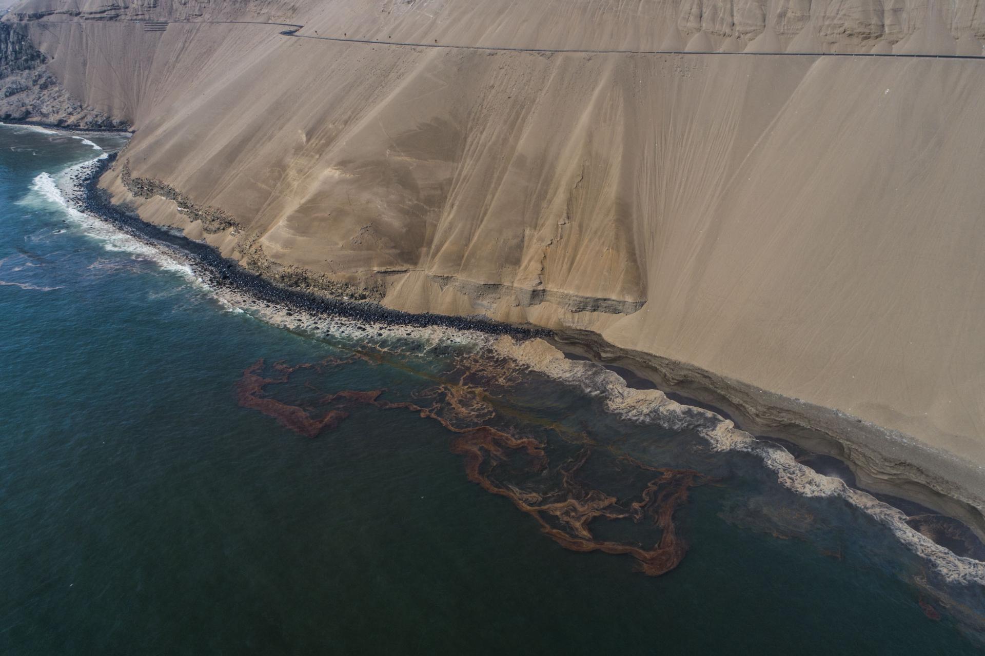 MANCHA. El Minam firmó un contrato con Grupo Palomares para que realice el estudio de valoración económica del derrame de petróleo, pese a que la empresa trabajó para Repsol.