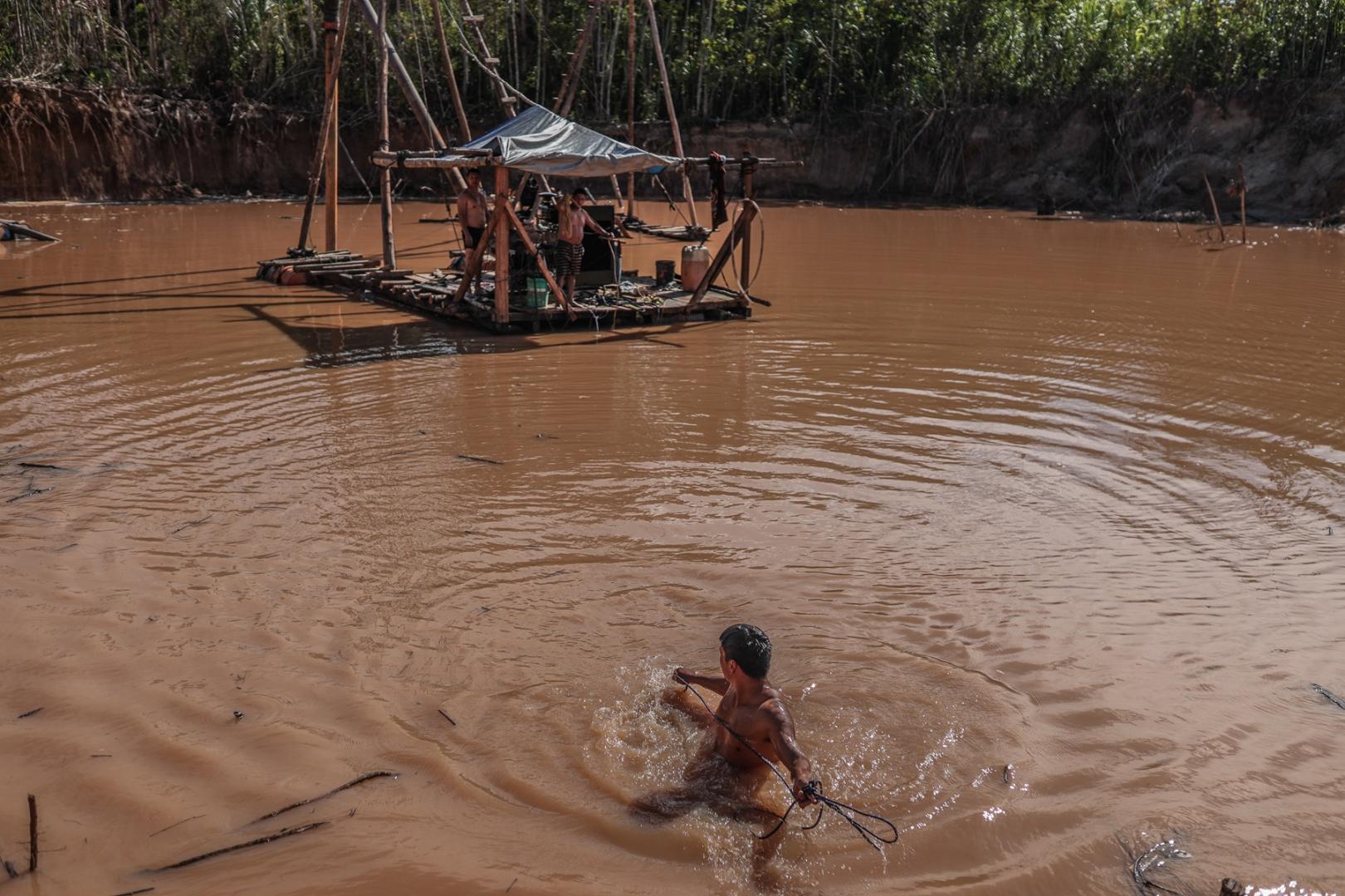 ANTECEDENTE. "La historia demuestra que las 'fiebres del oro' han terminado, en su mayoría, por agotamiento del recurso", dice Aldo Santos.