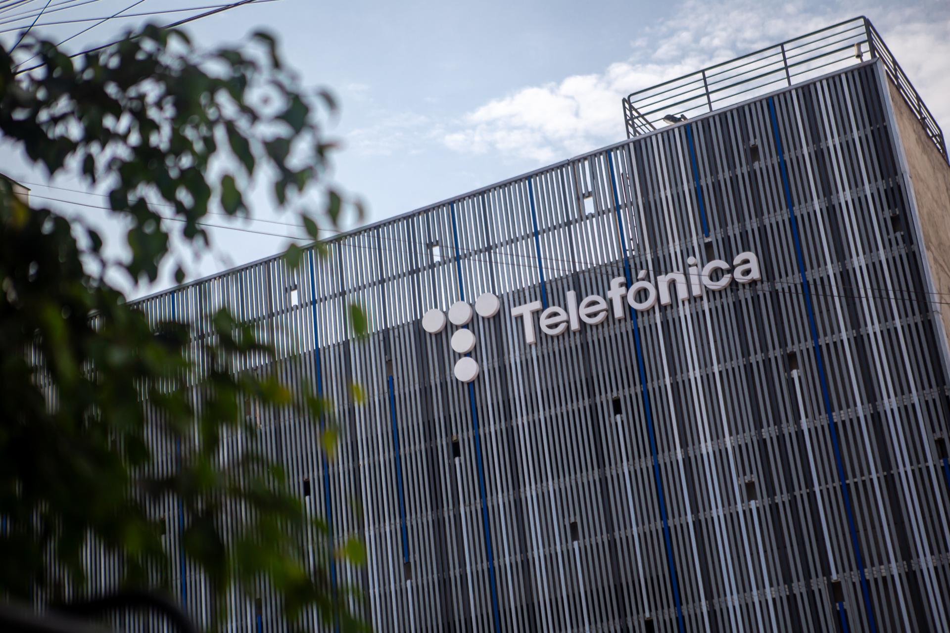 GARANTÍA. La Sunat ejecutó dos embargos, por S/800 millones, sobre inmuebles de Telefónica del Perú. Se espera una tercera  acción para completar la cuota exigible total.