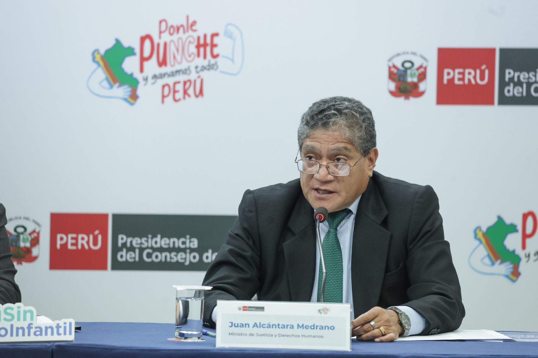 Es engañosa la versión del ministro de Justicia sobre directiva que establece regalos y dádivas para Dina Boluarte 