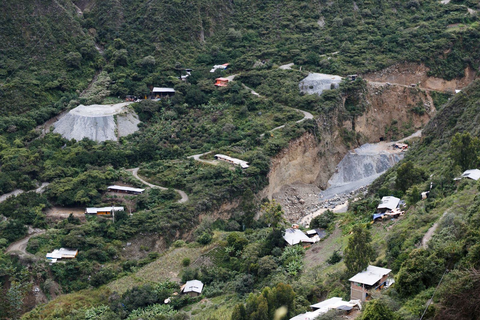 RESPUESTA. Manuel Chirinos Quiroz sostiene que su firma no tiene nexos con la minería ilegal en la frontera con Ecuador y dice tampoco haber sido intervenido en ese país.