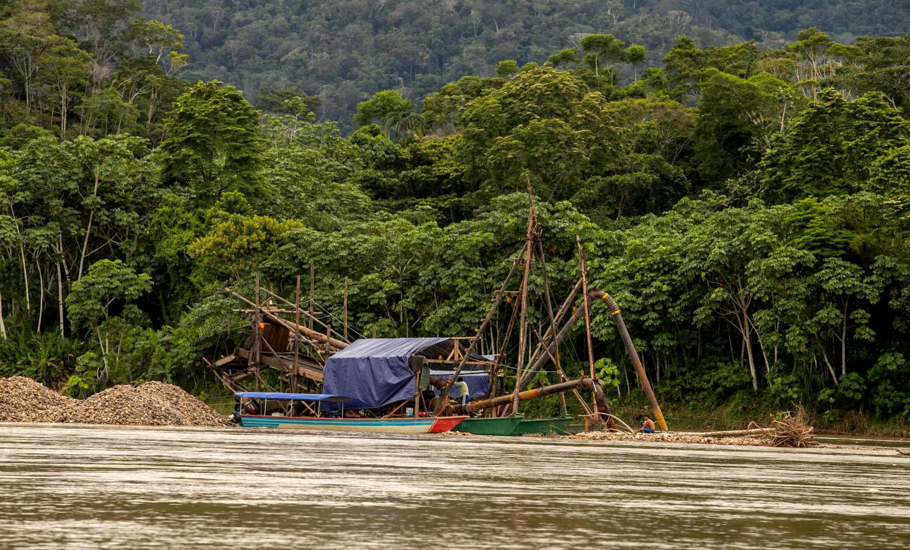 ALERTAS. Desde inicios de año -como ha ocurrido en el río Nanay- han aparecido decenas de dragas mineras en el río Tigre, en Loreto. 