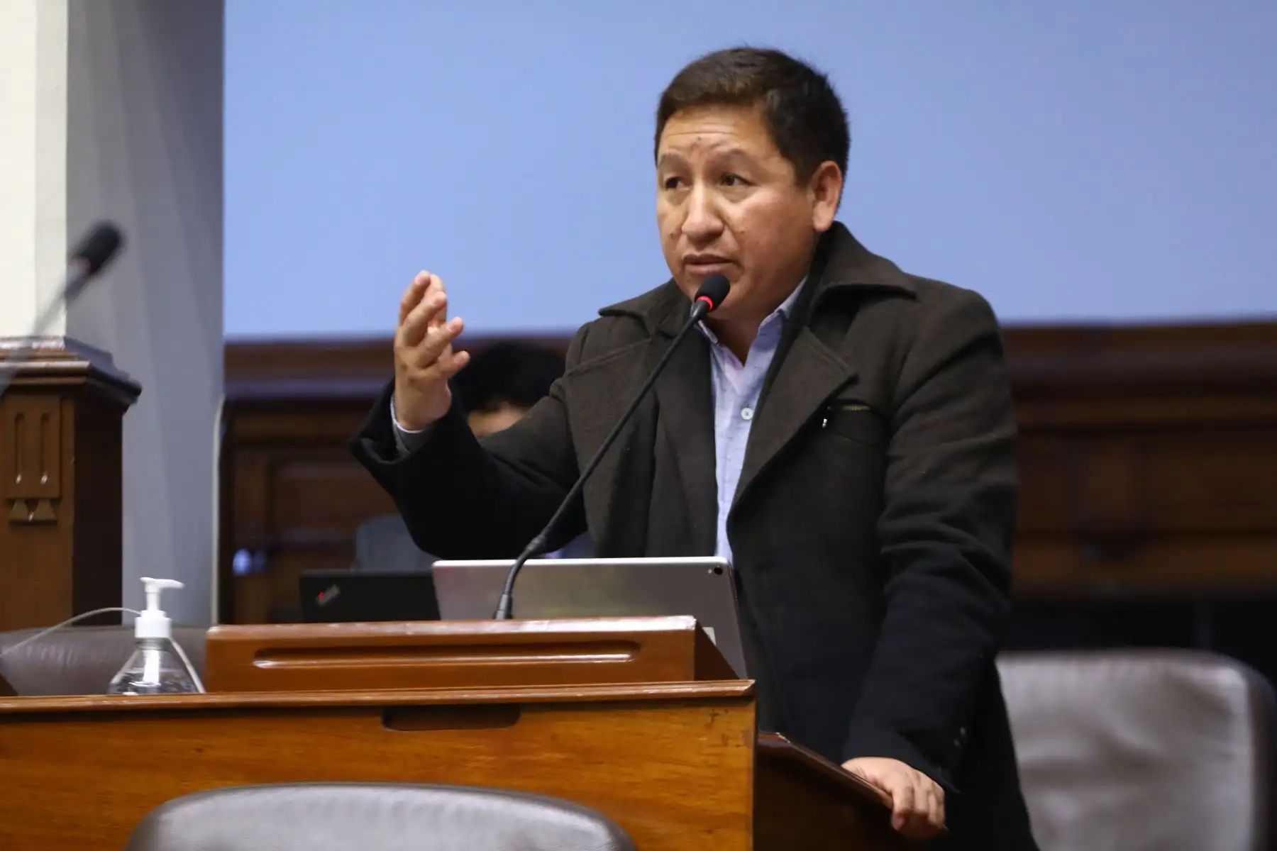 Es falso el dato del congresista Guido Bellido acerca de que firmó todas las mociones de vacancia en contra de Dina Boluarte