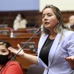 Es falsa la versión de la congresista Ramírez acerca de que Martín Vizcarra cerró el Congreso de forma inconstitucional