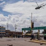 JULIACA. Las fuerzas del orden emplearon hasta un helicóptero contra los manifestantes, desde el cual lanzaron bombas lacrimógenas.