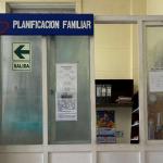 DESPROTECCIÓN. La falta de inversión y los discursos conservadores agravan el retroceso en la adquisición de métodos anticonceptivos.