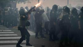 POLICÍAS. Los planes operativos analizan el contexto social y plantean una estrategia para controlar las protestas.