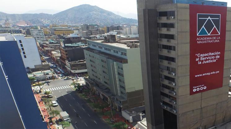 SERVICIOS. En cinco años, la AMAG sucribió 276 contratos sin concurso público con proveedores con impedimentos. 