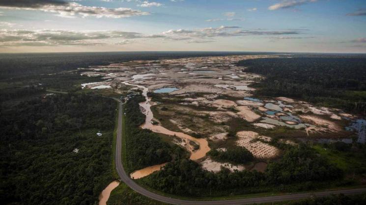 MADRE DE DIOS. La minería ilegal, realizada en espacios prohibidos como cuerpos de agua o áreas protegidas, arrasa con hectáreas de bosques.