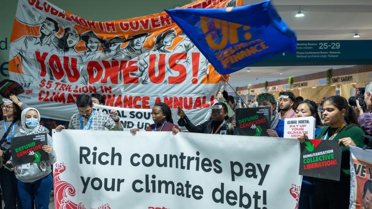 CIERRE. El texto final de la COP29 consideró USD 300.000 millones para financiamiento climático al 2035. Antes hubo otra propuesta que superaba el billón de dólares. 