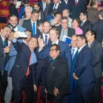 EN LIMA. El congresista Alejandro Muñante (Renovación Popular) organizó, con apoyo de la CIT Perú, una conferencia con el alcalde salvadoreño Gustavo Acevedo.