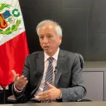 ILEGAL. “Todo este trámite en el Congreso está invalidado desde el punto de vista legal y constitucional. La Constitución garantiza a todo ciudadano un debido proceso".