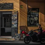 NEGOCIOS. Las joyerías ganan terreno en los jirones Arica y Huallaga, de la ciudad de Iquitos, ubicada a cinco horas del nuevo foco de la minería ilegal: el río Nanay.