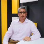 DEBATE. Marcel Velázquez señala que el extractivismo cultural es indesligable de nuestra historia y se vincula a experiencias coloniales.