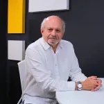 APOYO. Pedro Cateriano señala que una alianza entre la izquierda y la derecha sostiene al Gobierno de Dina Boluarte.  