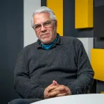 VERGÜENZA. Gino Costa dice que haber recibido en Palacio a Juan Rivero Lazo es un gesto imperdonable de Boluarte y propio de alguien con las manos "llenas de sangre".  