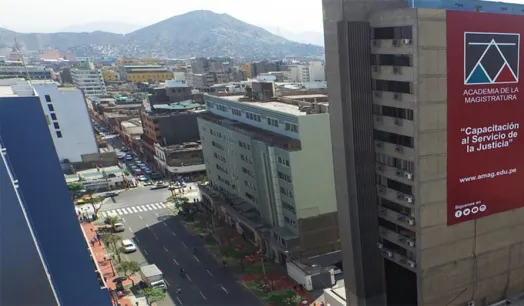 SERVICIOS. En cinco años, la AMAG sucribió 276 contratos sin concurso público con proveedores con impedimentos. 