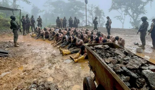 ORO ILEGAL. Solo en esta localidad, Los Lobos pueden llegar a tener ingresos mensuales de más de 3,6 millones de dólares.