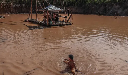 ANTECEDENTE. "La historia demuestra que las 'fiebres del oro' han terminado, en su mayoría, por agotamiento del recurso", dice Aldo Santos.