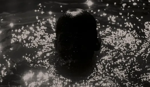 ENSAYO. En Arles, Las pertenencias del aire estará expuesta en el Espacio Monoprix hasta el 5 de octubre de 2025.