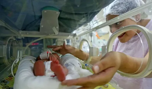 COSTOS. Tratar una infección por bacterias resistentes en un recién nacido cuesta USD 349, es decir, más que un sueldo mínimo.