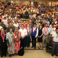 REUNIDOS. Presentes: congresistas y representantes de la Contraloría y del TC. No asistieron de los ministerios de Educación y Cultura, ni de entidades internacionales.