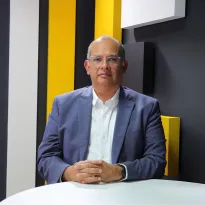 CRISIS. El exministro de Economía Luis Miguel Castilla cree que hay un vínculo directo entre la crisis institucional y la caída de las inversiones privadas en el país.