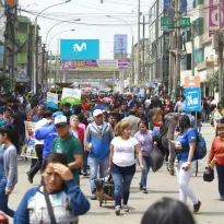 ALERTA. Expertos advierten que se "viene incubando un riesgo" en el país, al mantener un déficit elevado mientras no se pone límite al gasto ni se plantean reformas.
