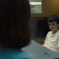 "ADOLESCENCIA". La serie cuestiona a los adultos, al sistema, a la escuela, a los discursos sobre autoridad y a la forma en que criamos y callamos.