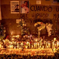 VIGILIA. Un día después del asesinato de Mauricio Ruiz, decenas de personas se congregaron en la Plaza Francia para pedir justicia.